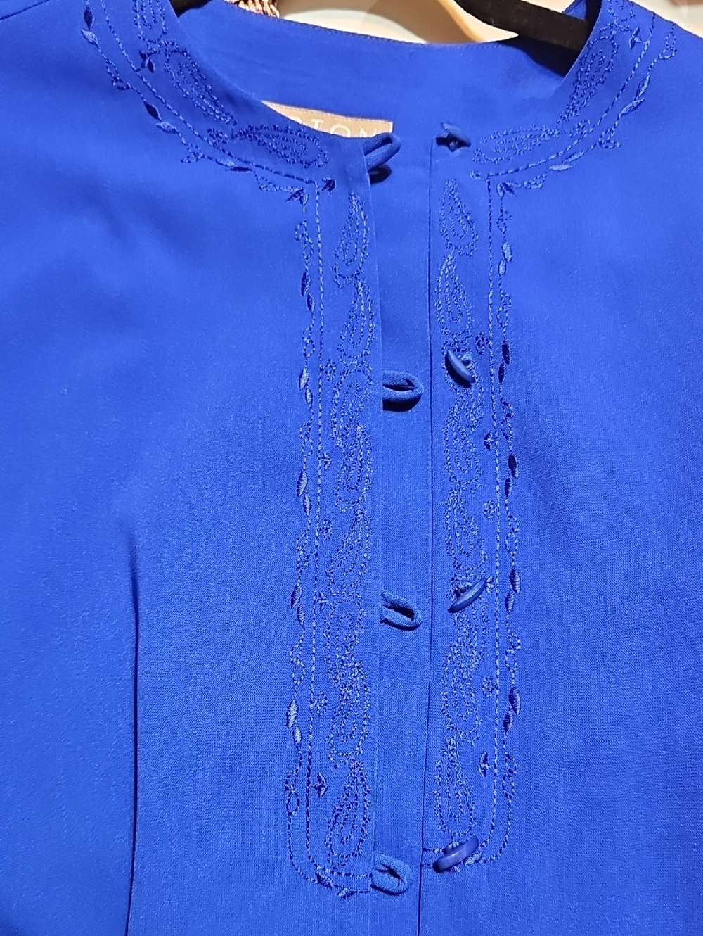 NWT Norton McNaughton Blouse Embroidered Blue Button Up Medium Petite Top - Picture 5 of 7